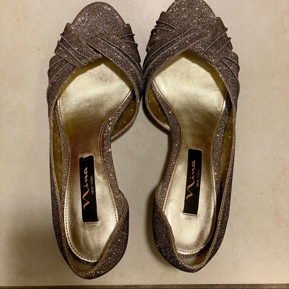 Nina New York Peep Toe Pump (gold shimmer finish)